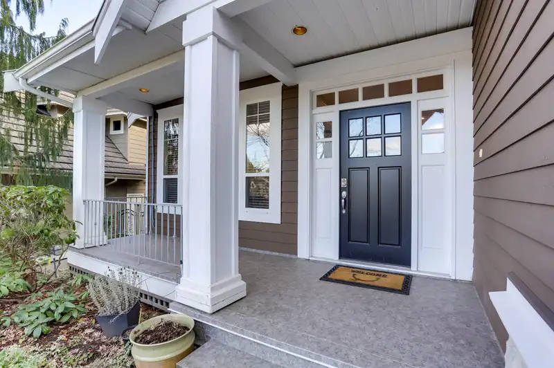 15566 37B AVENUE - photo 2 of 33