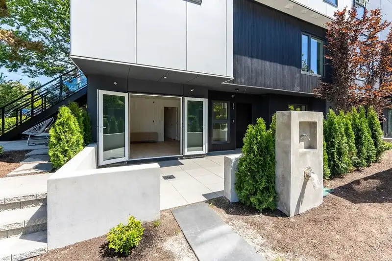 4516 HEATHER STREET - photo 3 of 36