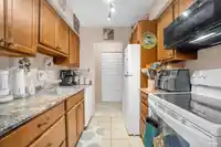 304 4941 LOUGHEED HIGHWAY - thumbnail 5