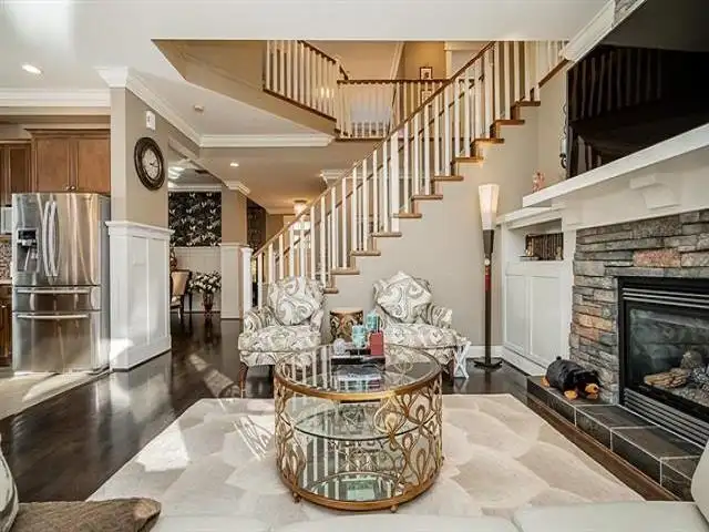 15 MAPLE DRIVE - photo 4 of 35