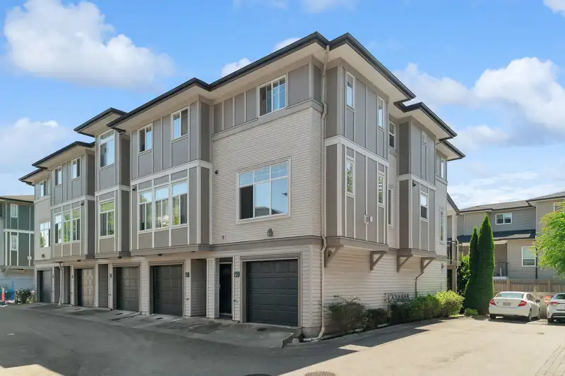 40 1010 EWEN AVENUE - photo 1 of 30