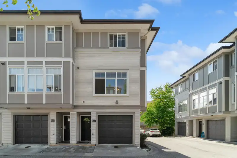 40 1010 EWEN AVENUE - photo 2 of 30