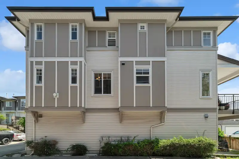 40 1010 EWEN AVENUE - photo 3 of 30