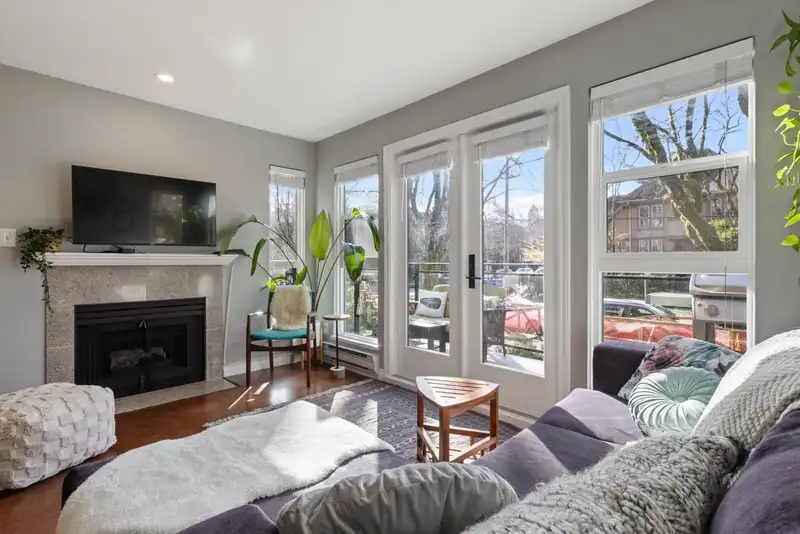 208 611 W 13TH AVENUE - photo 1 of 19
