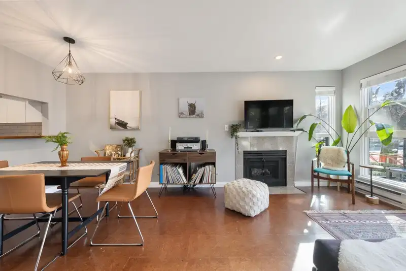 208 611 W 13TH AVENUE - photo 2 of 19