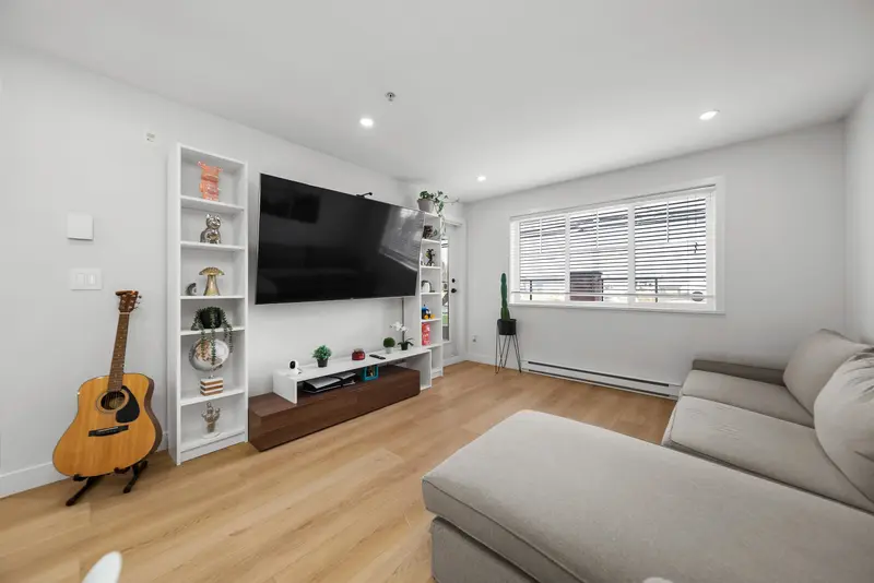 104 19774 56 AVENUE - photo 3 of 25