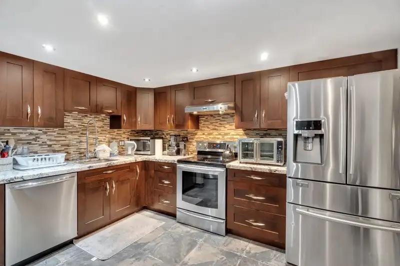 1124 ORR DRIVE - photo 2 of 23