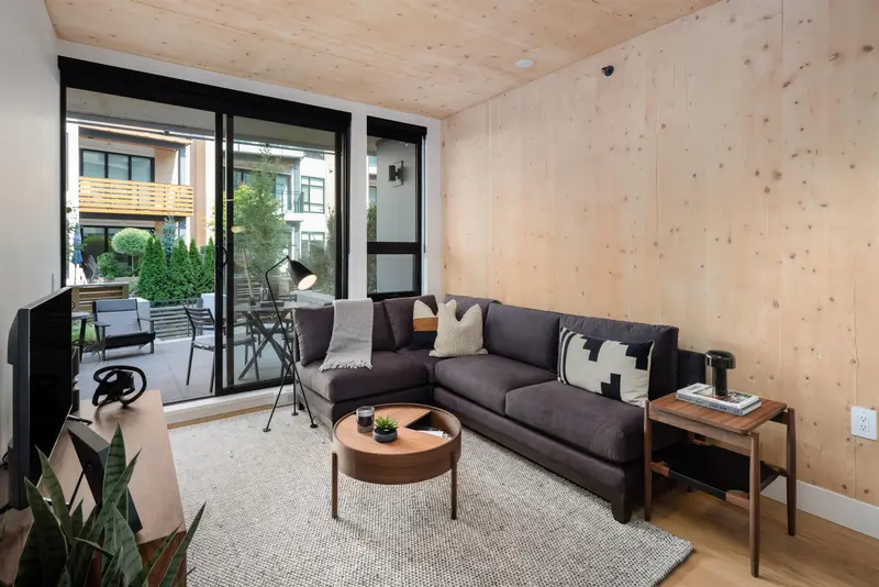 105 310 SALTER STREET - photo 2 of 24