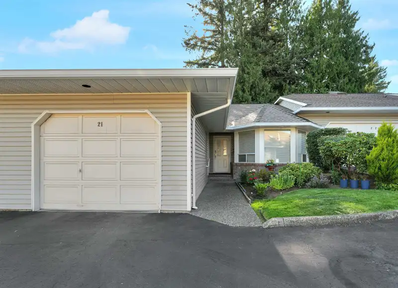 21 32615 MURRAY AVENUE - photo 1 of 28