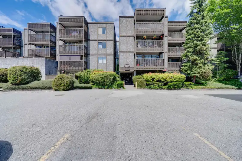 304 13507 96 AVENUE - photo 1 of 24