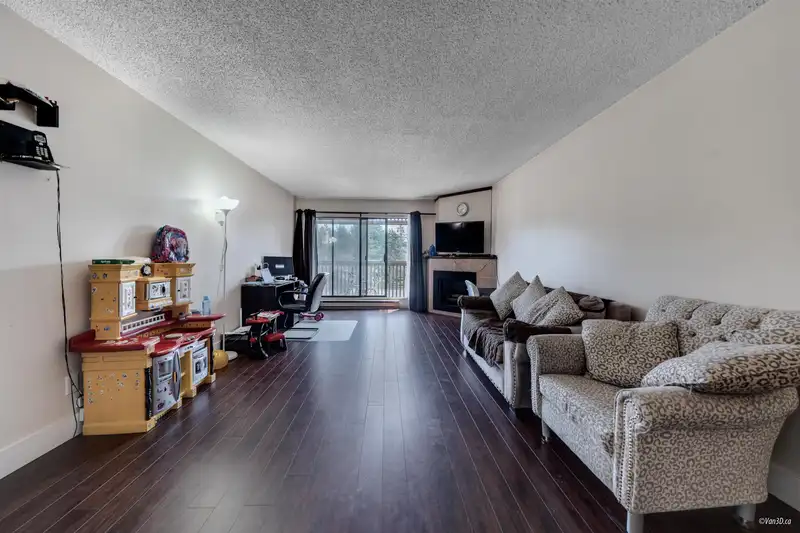 304 13507 96 AVENUE - photo 2 of 24