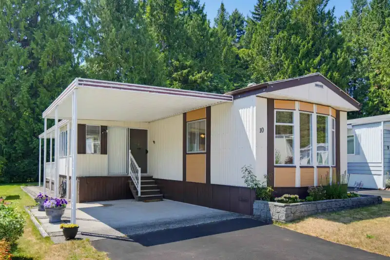 10 2315 198 STREET - photo 1 of 33