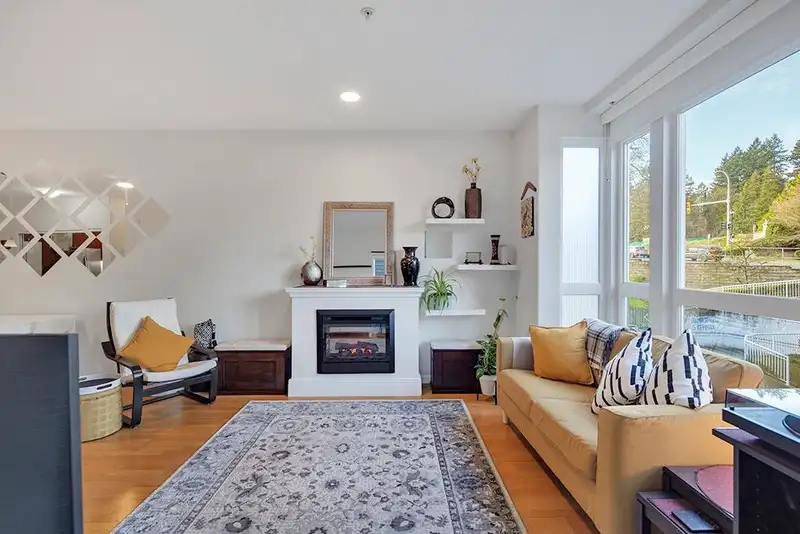 311 14 E ROYAL AVENUE - photo 4 of 31