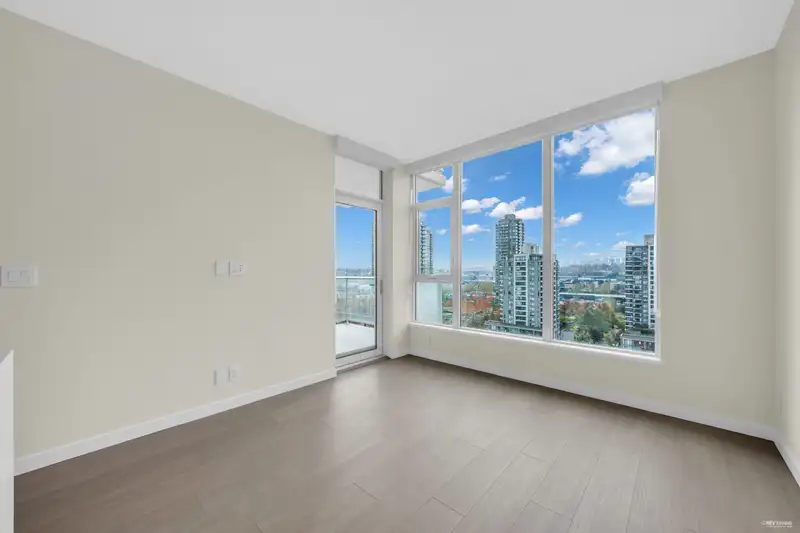 1111 4168 LOUGHEED HIGHWAY - photo 4 of 22