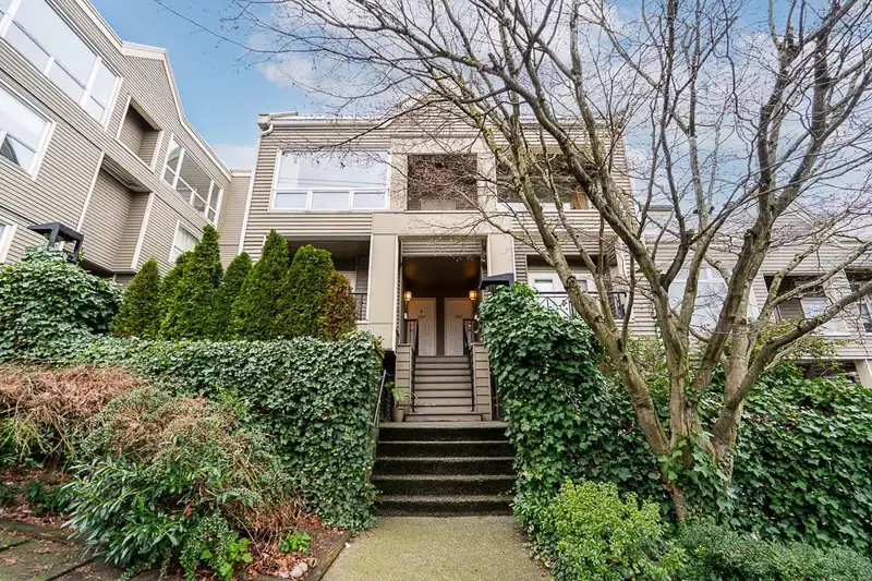 2209 ALDER STREET - photo 1 of 36
