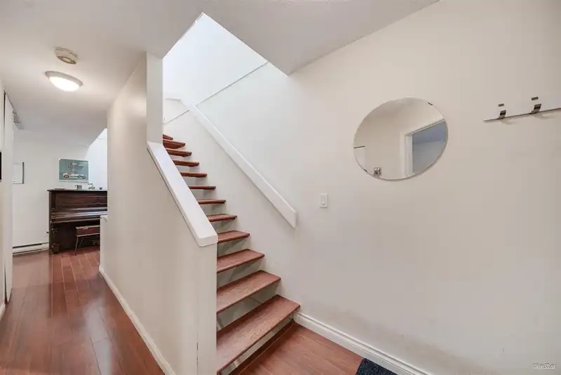 2209 ALDER STREET - photo 2 of 36