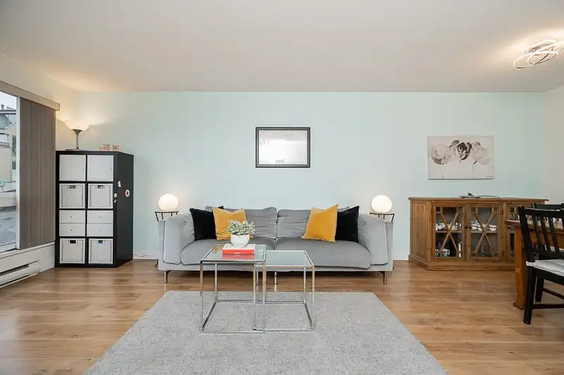 2209 ALDER STREET - photo 4 of 36