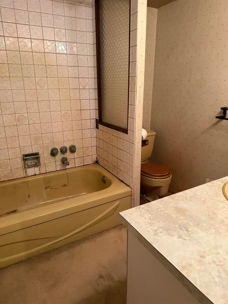 101 707 HAMILTON STREET - photo 2 of 6