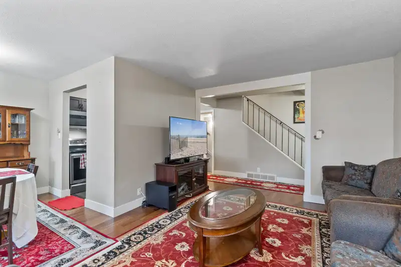 146 15215 105 AVENUE - photo 3 of 27