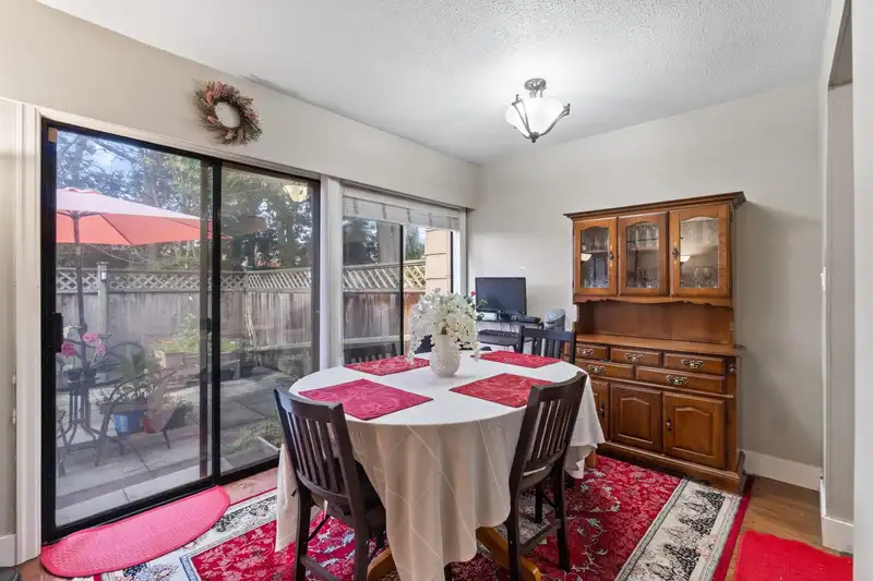 146 15215 105 AVENUE - photo 4 of 27