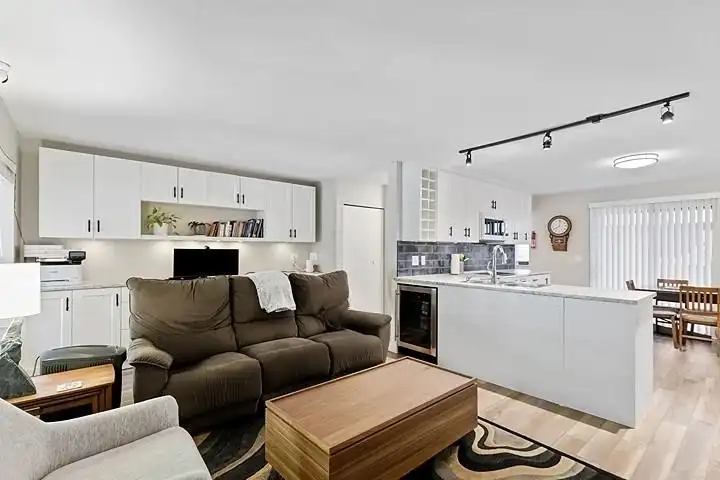 19 12227 SKILLEN STREET - photo 4 of 27