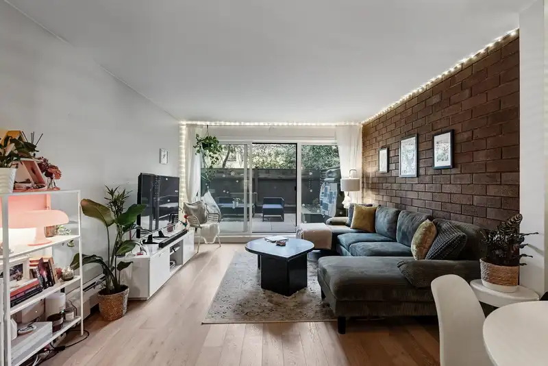 110 330 E 7TH AVENUE - photo 3 of 23
