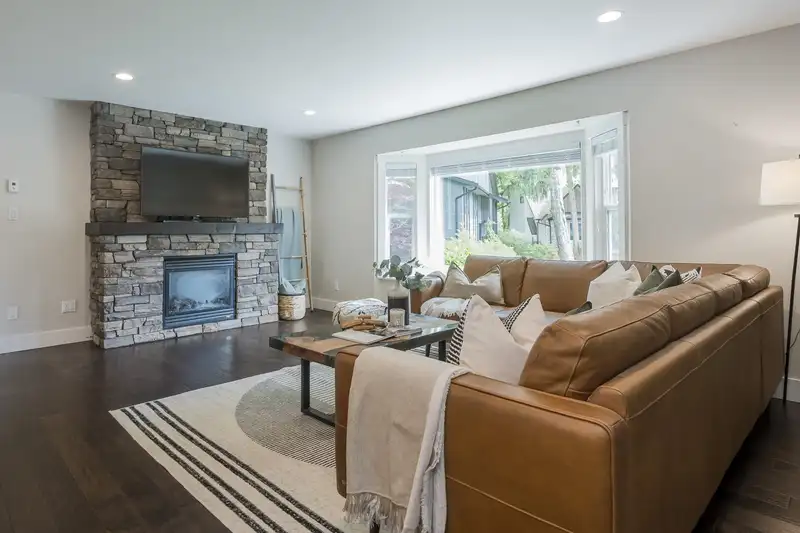 9275 FRENICE CRESCENT - photo 4 of 40