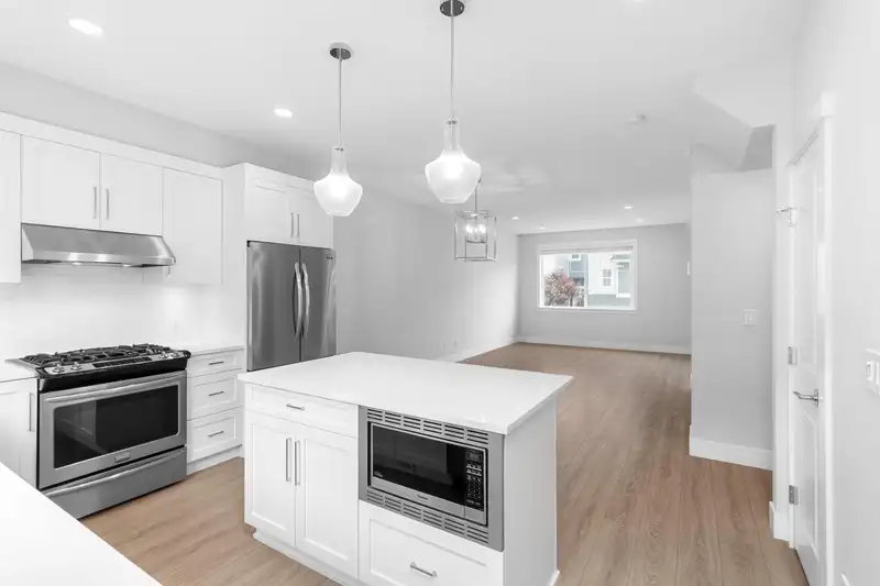 10 15717 MOUNTAIN VIEW DRIVE - photo 3 of 20