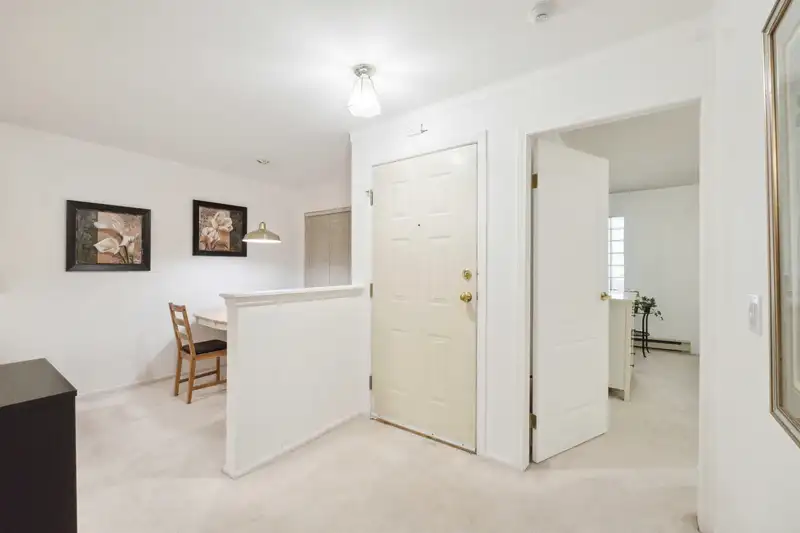 214 13910 101 AVENUE - photo 4 of 37