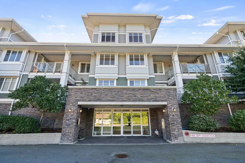216 46262 FIRST AVENUE - photo 1 of 23
