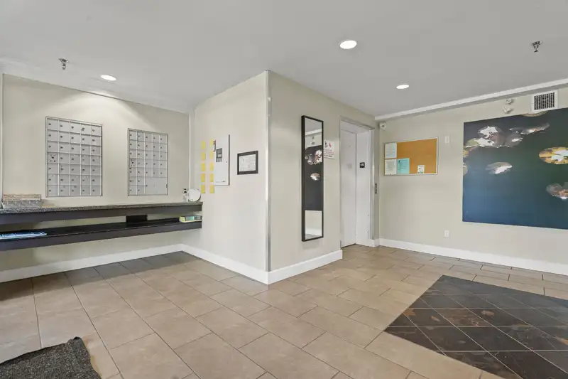 216 46262 FIRST AVENUE - photo 2 of 23