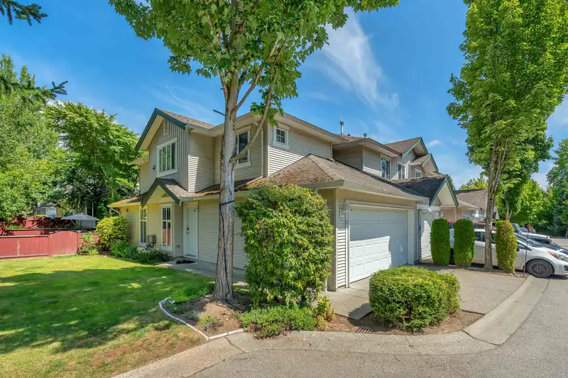 1 6747 137 STREET - photo 1 of 35