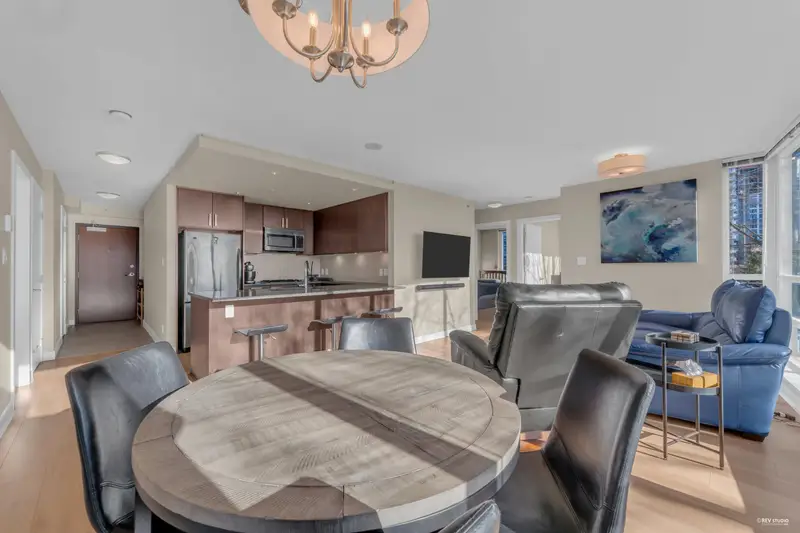 705 2978 GLEN DRIVE - photo 4 of 25