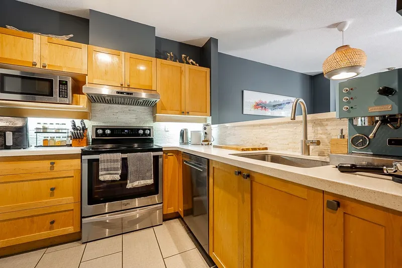 310 1880 E KENT SOUTH AVENUE - photo 2 of 25