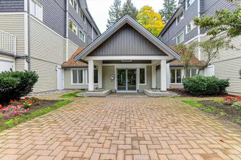210 9688 148 STREET - photo 2 of 34