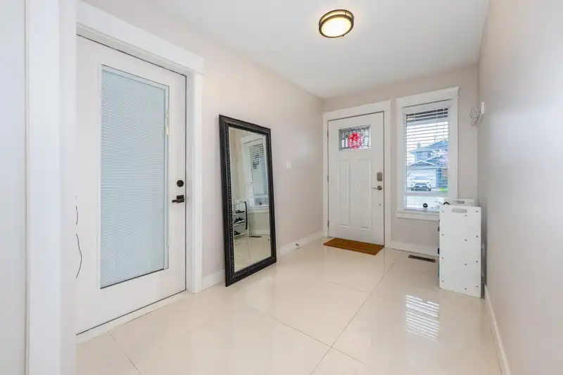 10481 HOLLYBANK DRIVE - photo 3 of 27