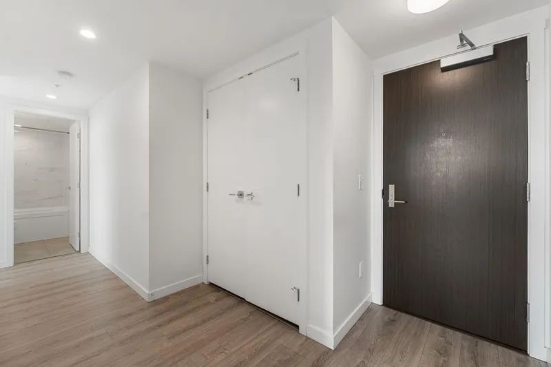 1112 13350 CENTRAL AVENUE - photo 2 of 19