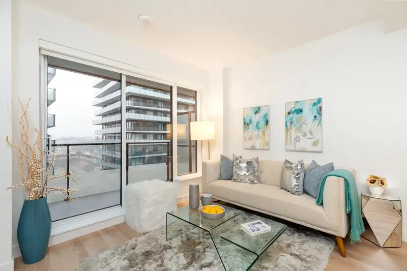 901 7977 LANSDOWNE ROAD - photo 2 of 38