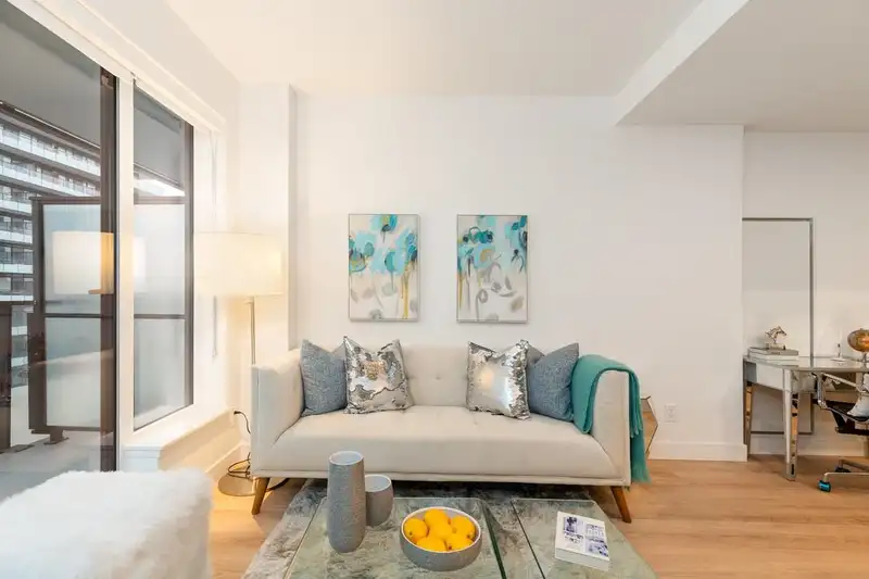 901 7977 LANSDOWNE ROAD - photo 3 of 38