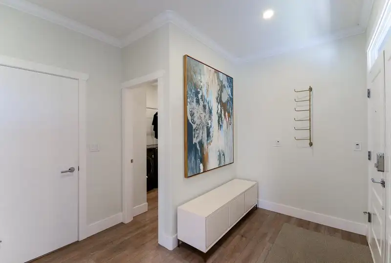 3193 RICHMOND STREET - photo 2 of 40