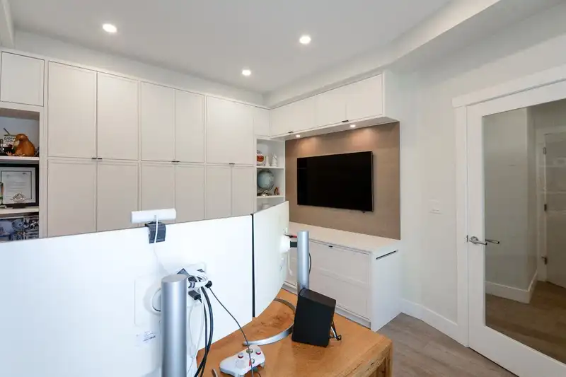 3193 RICHMOND STREET - photo 4 of 40
