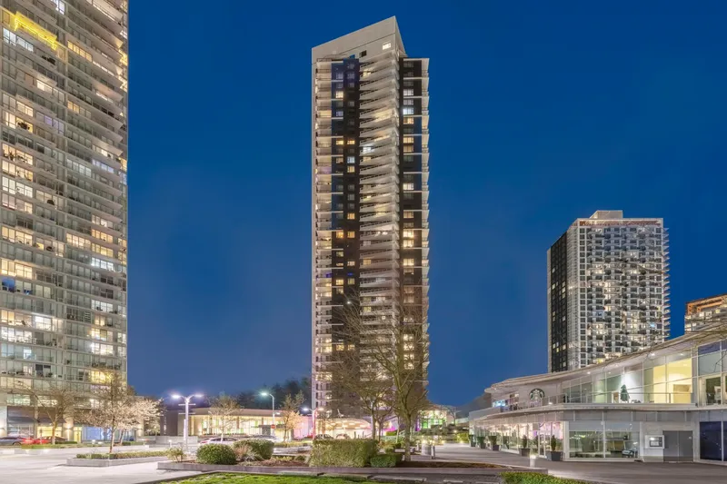 3304 9887 WHALLEY BOULEVARD - photo 1 of 17