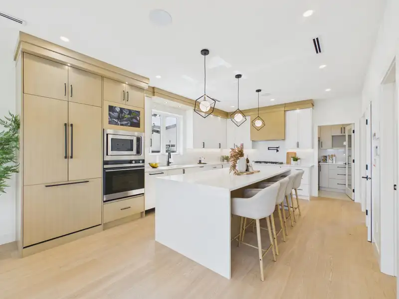 217 E EIGHTH AVENUE - photo 4 of 40
