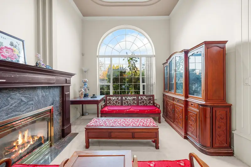 11851 RAILWAY AVENUE - photo 3 of 25