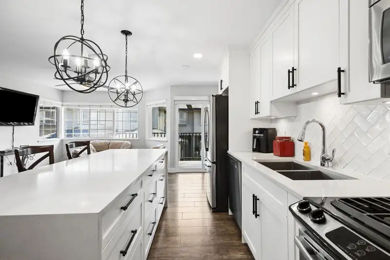 33 22488 116 AVENUE - photo 2 of 24