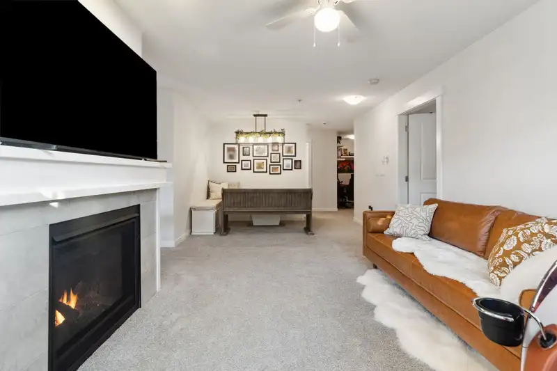 105 9299 TOMICKI AVENUE - photo 4 of 34