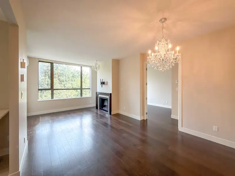 502 9300 UNIVERSITY CRESCENT - photo 3 of 21