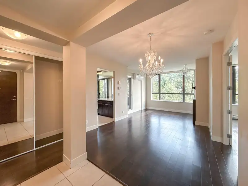 502 9300 UNIVERSITY CRESCENT - photo 4 of 21