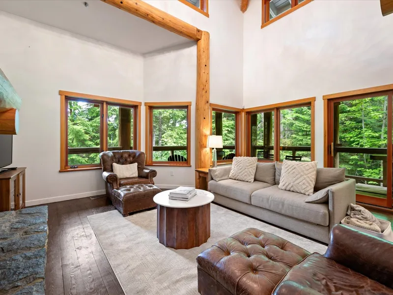 6 2240 NORDIC DRIVE - photo 4 of 25