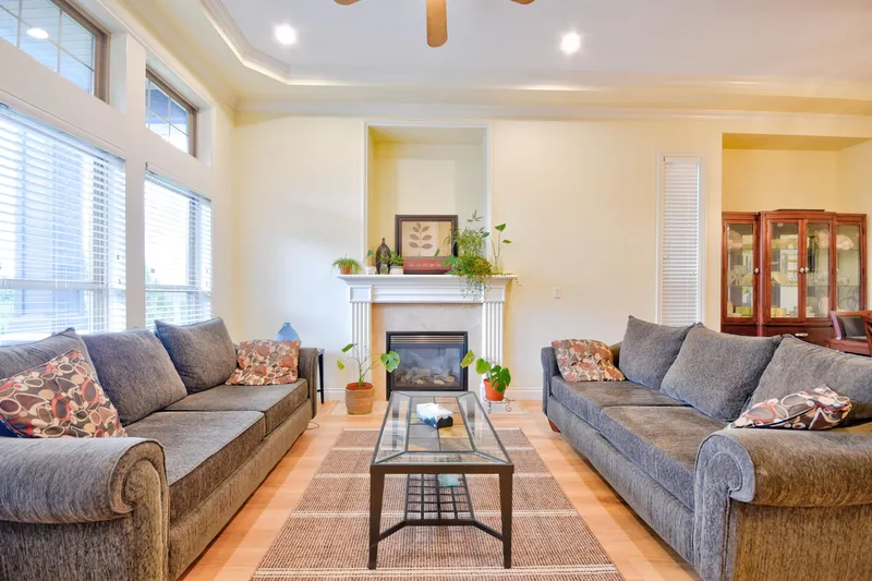 16328 88 AVENUE - photo 3 of 25